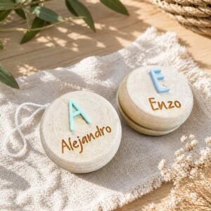 Yoyo personalizado con nombre grabado en madera natural — regalo original para niños