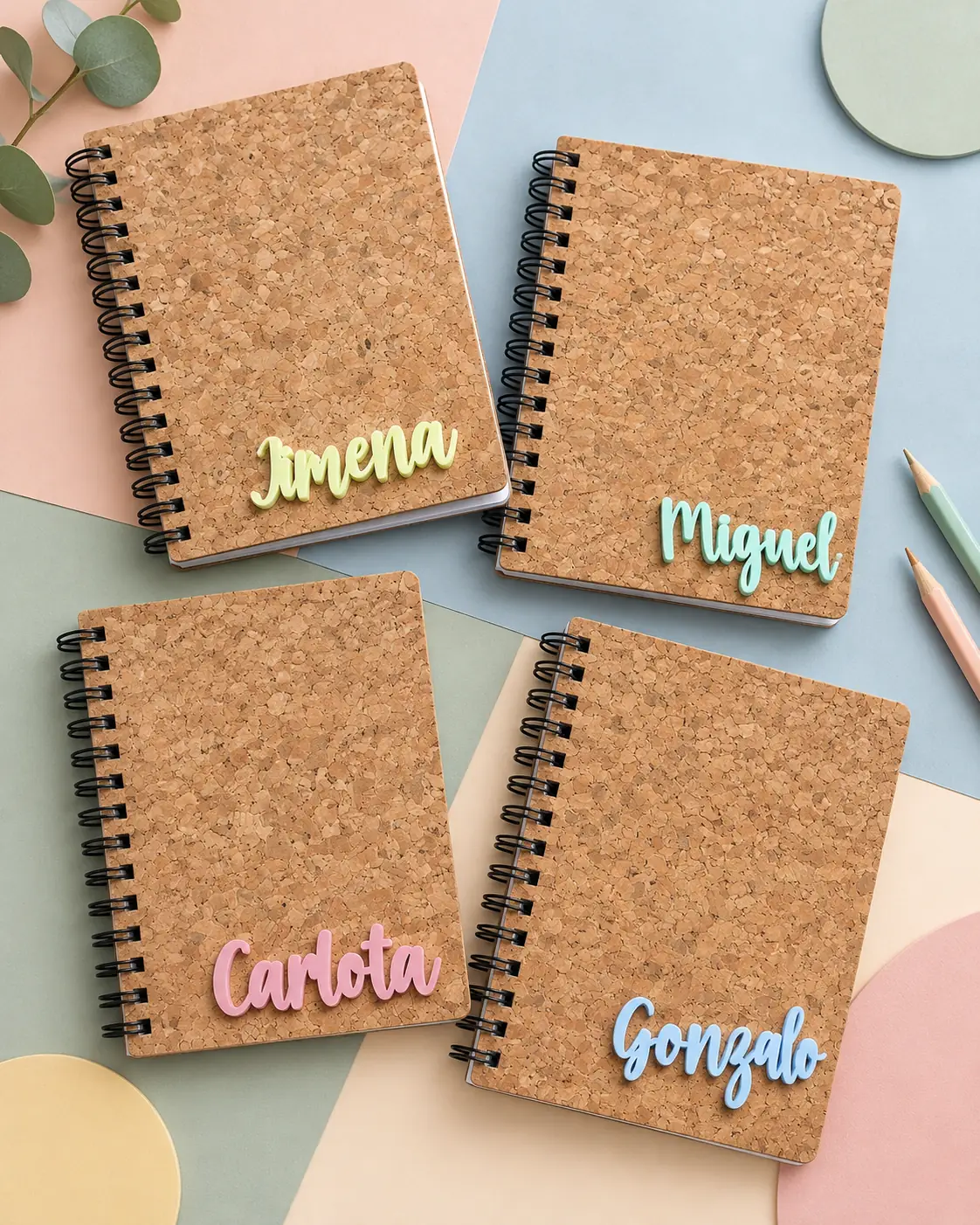 Libretas de corcho personalizadas con el nombre en acrílico de color