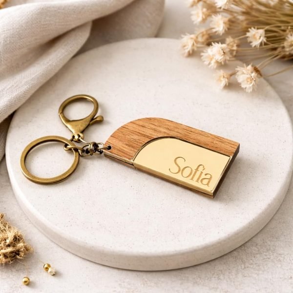 Llaveros personalizados estilo media luna para invitados